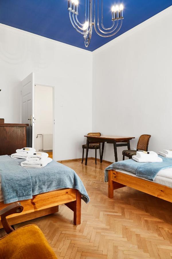Top Location Apartments Topolowa Street كراكوفيا المظهر الخارجي الصورة