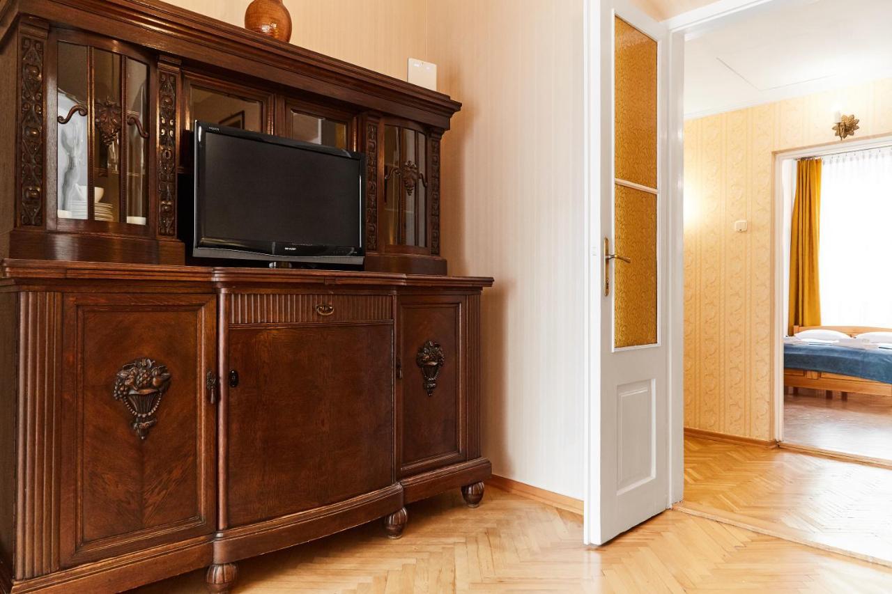 Top Location Apartments Topolowa Street كراكوفيا المظهر الخارجي الصورة