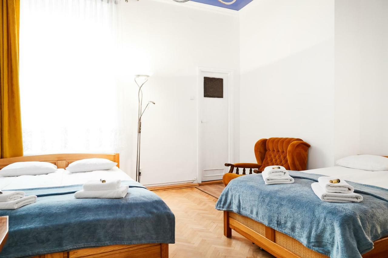 Top Location Apartments Topolowa Street كراكوفيا المظهر الخارجي الصورة