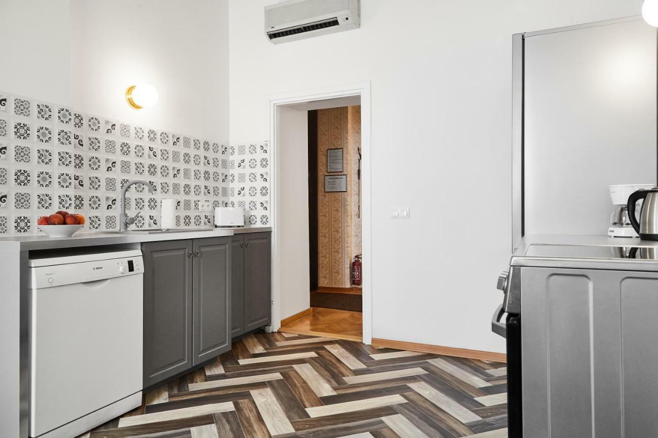 Top Location Apartments Topolowa Street كراكوفيا المظهر الخارجي الصورة