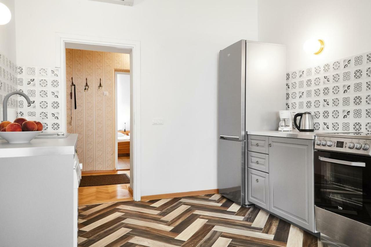 Top Location Apartments Topolowa Street كراكوفيا المظهر الخارجي الصورة